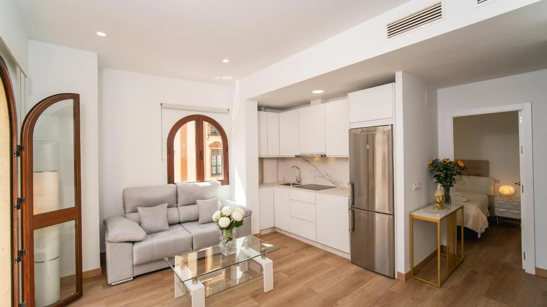 Gravina Corner House contacts